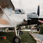 Antonov Im Garten - Flugzeug-ferienwohnung Hotel na wodzie *