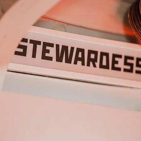 Tekne Antonov Im Garten - Flugzeug-ferienwohnung