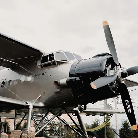 Antonov Im Garten - Flugzeug-ferienwohnung Botel Altendorf (Sebnitz)