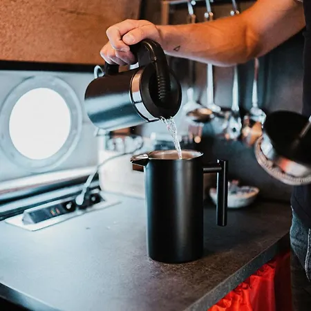 Antonov Im Garten - Flugzeug-ferienwohnung *