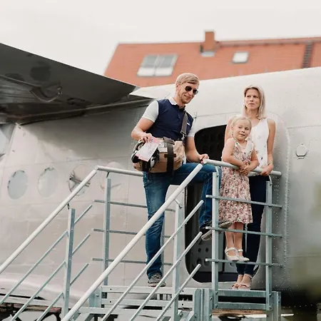 Antonov Im Garten - Flugzeug-ferienwohnung Altendorf