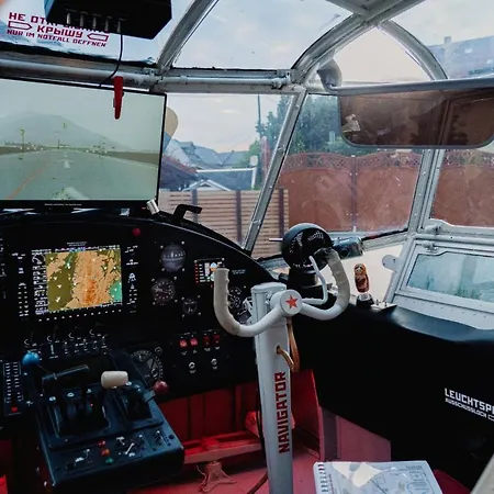 Antonov Im Garten - Flugzeug-ferienwohnung Tekne