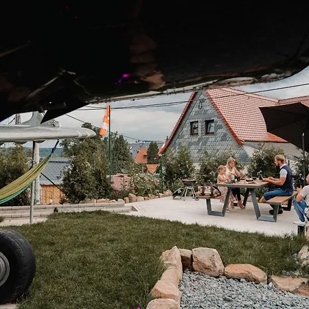 Antonov Im Garten - Flugzeug-ferienwohnung Botel