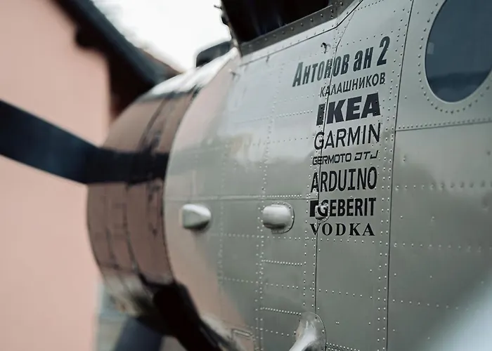 Antonov Im Garten - Flugzeug-ferienwohnung * Altendorf (Sebnitz)