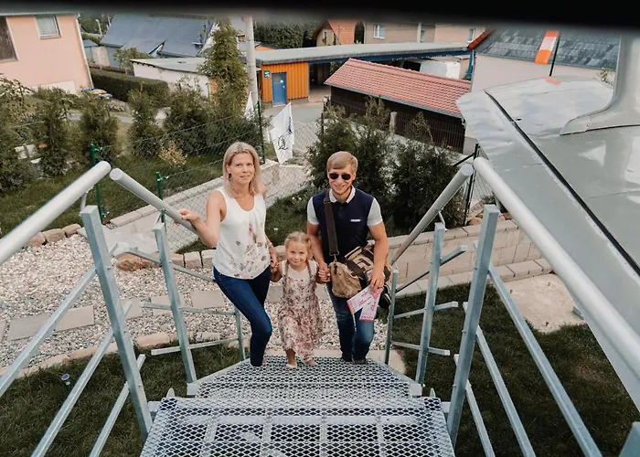 Antonov Im Garten - Flugzeug-ferienwohnung * Altendorf (Sebnitz)