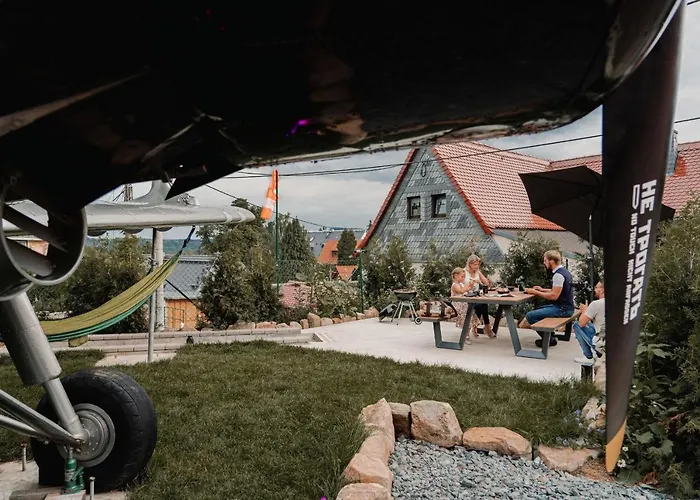 Antonov Im Garten - Flugzeug-ferienwohnung 船屋